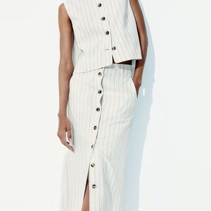 H&M linen blend pinstripe skirt. Size 8